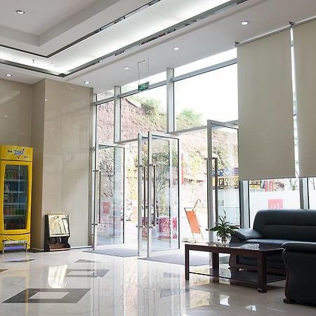 Thank Inn Plus Hotel Sichuan Neijiang Hongxing Red Star Macalline Exterior photo