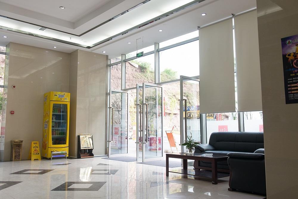 Thank Inn Plus Hotel Sichuan Neijiang Hongxing Red Star Macalline Exterior photo